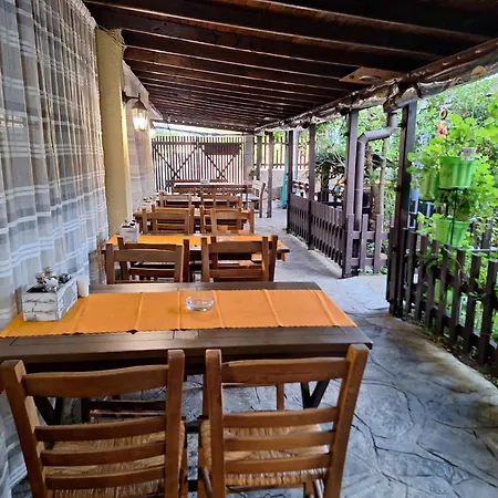 Affittacamere Starata Kushta 2*