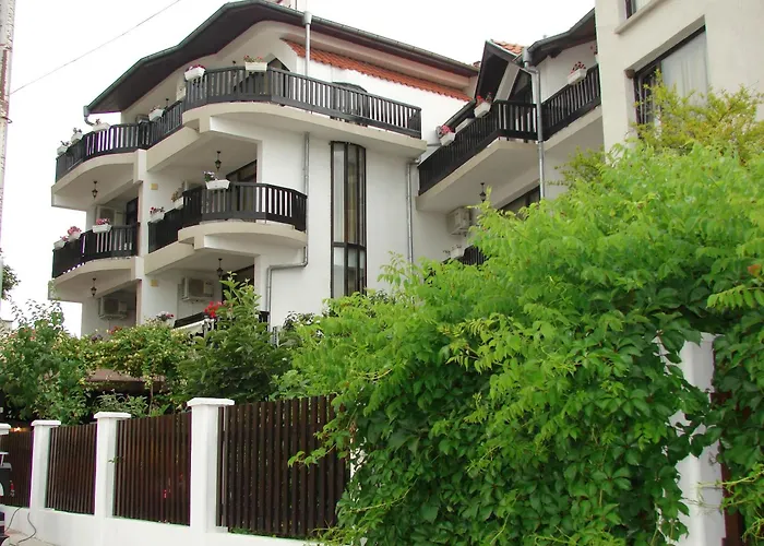 Starata Kushta Pensión 2*